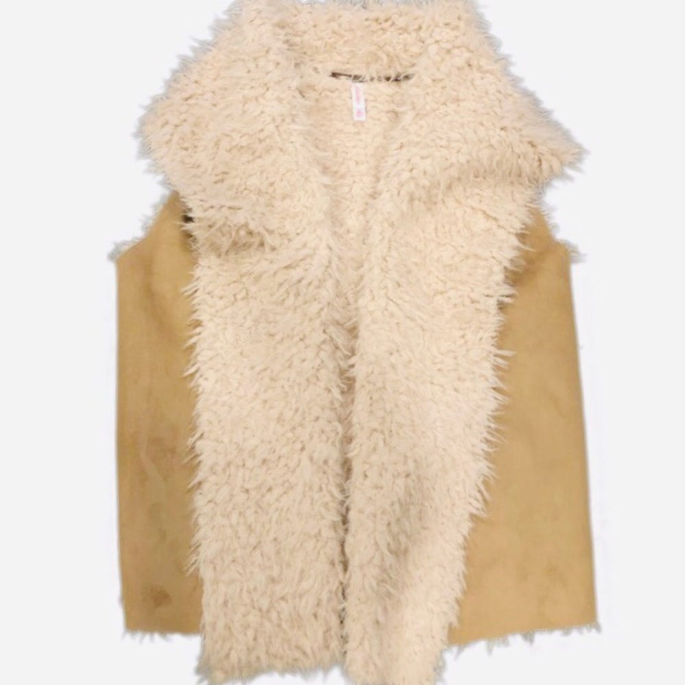 XHILIRATION shearling vest
